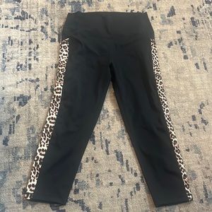 Zyia leggings, capri length, with side pocket